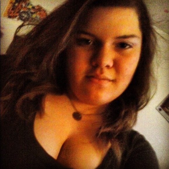 Meet your Posher, Ariel - Picture 1 of 1